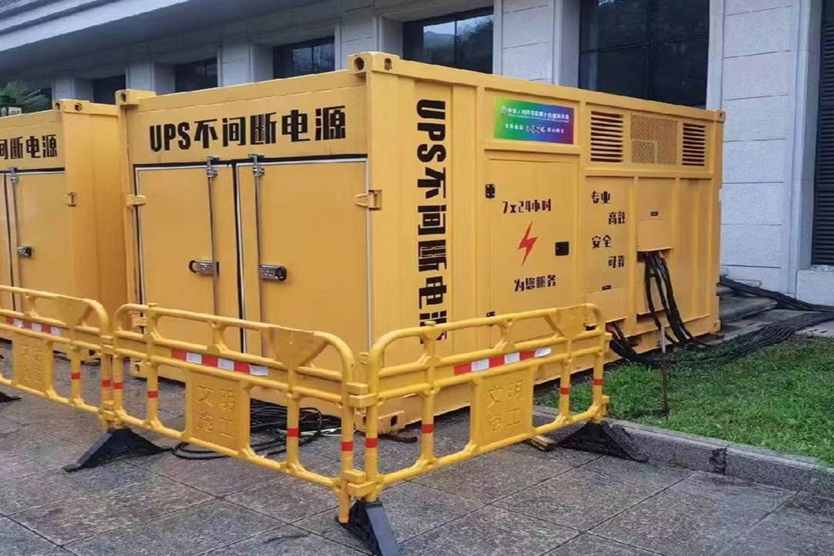 泰兴发电机租赁施工现场